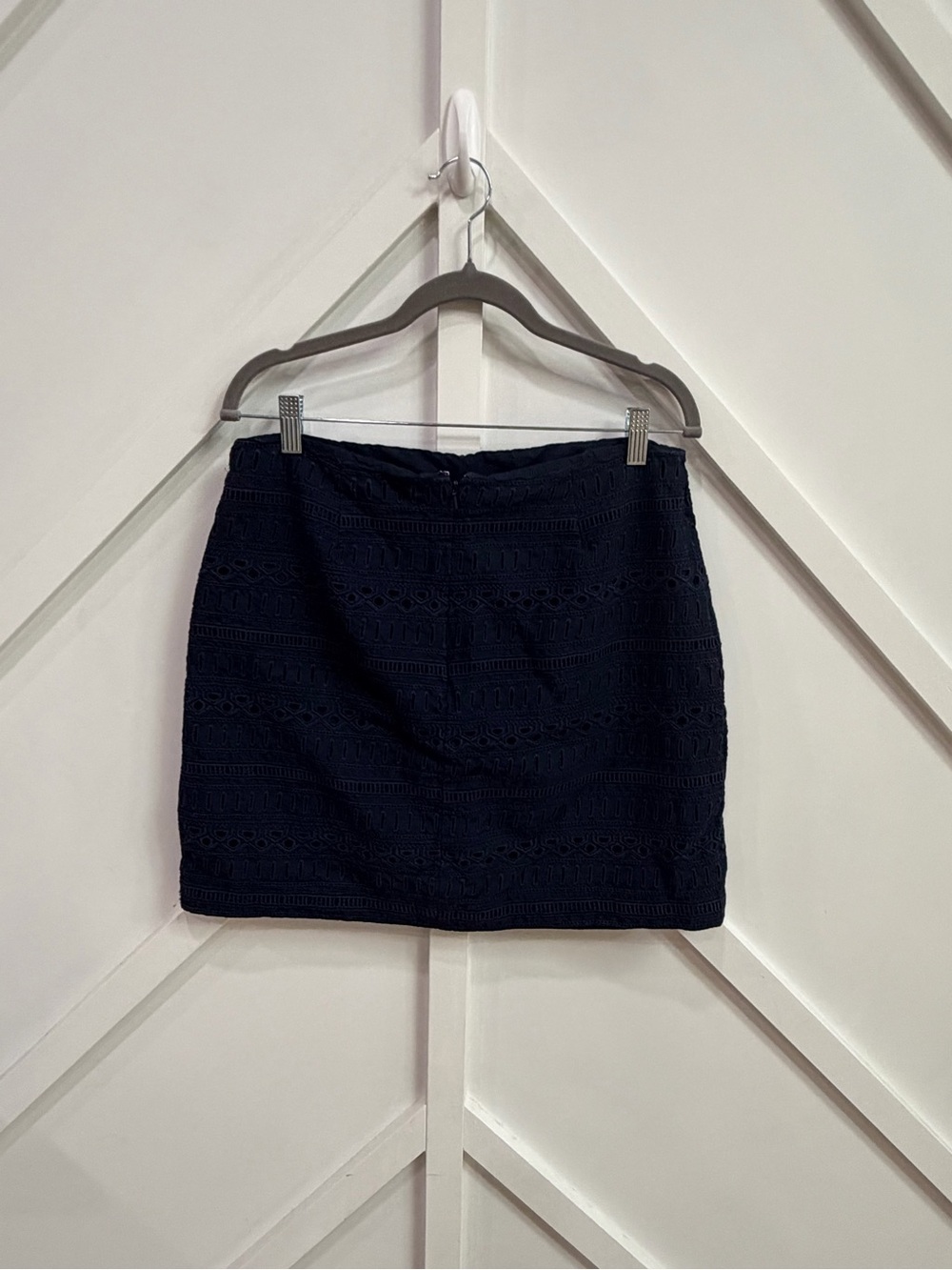 GAP Navy Eyelet Mini Skirt - Picture 4 of 5